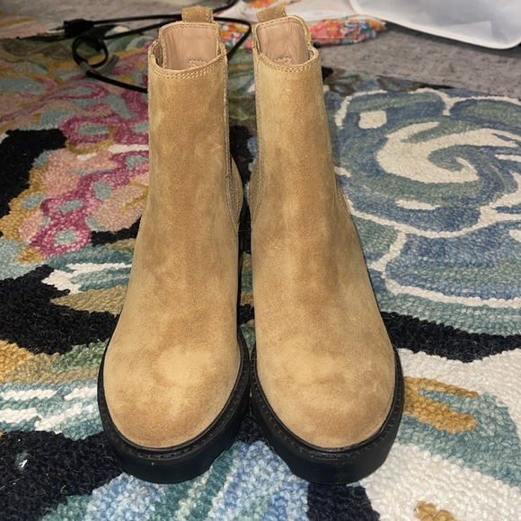 Madewell Chelsea Lugsole  Heeled Boot in Oiled Suede 9.5 Style No.  NH199 - Picture 2 of 3